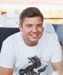 Антон Романов